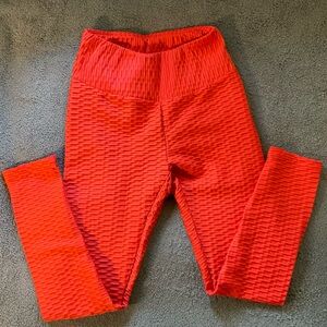 VIRAL butt scrunch leggings!